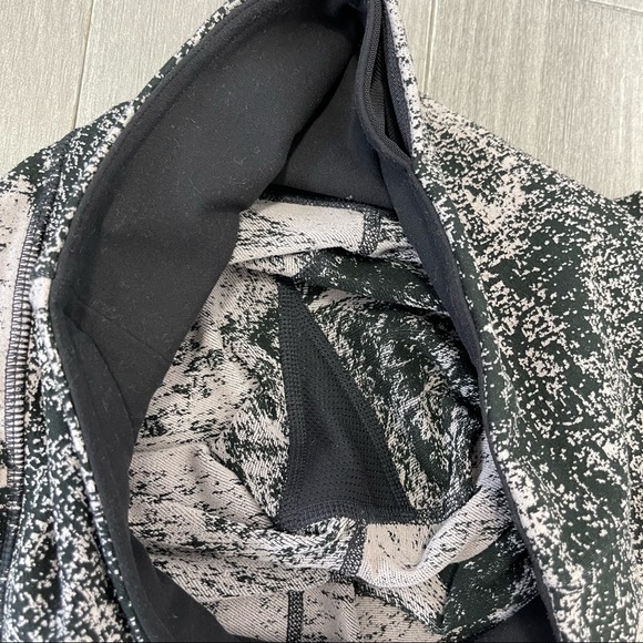 Athleta Women's Printed Elation Glades 7/8 Legging High Waisted Black Taupe M - Picture 13 of 16